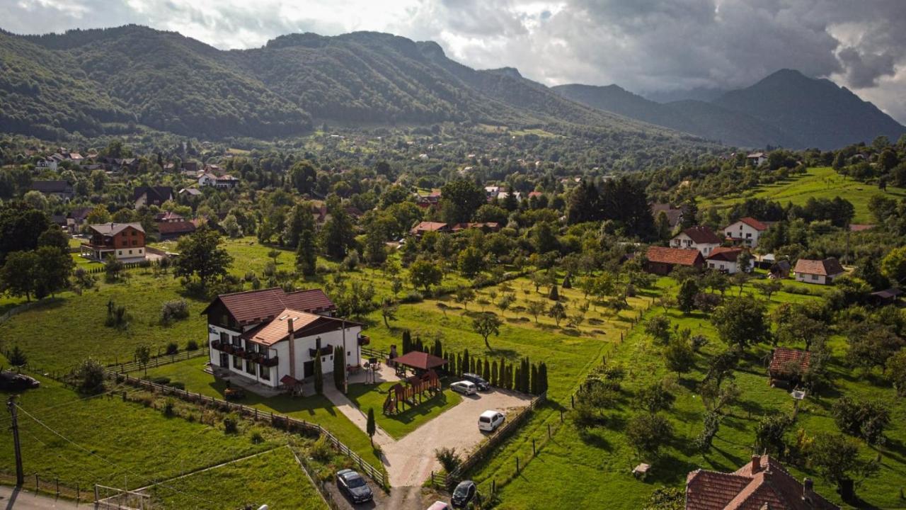 Serena Guesthouse Bran Bran  Extérieur photo
