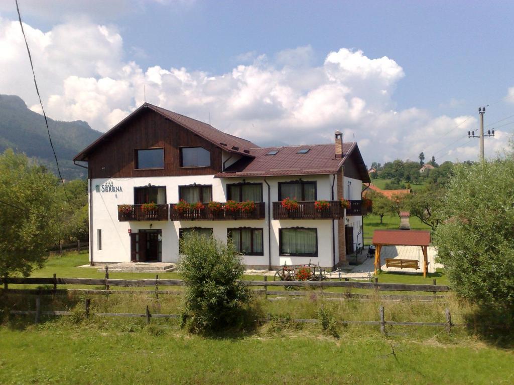 Serena Guesthouse Bran Bran  Extérieur photo